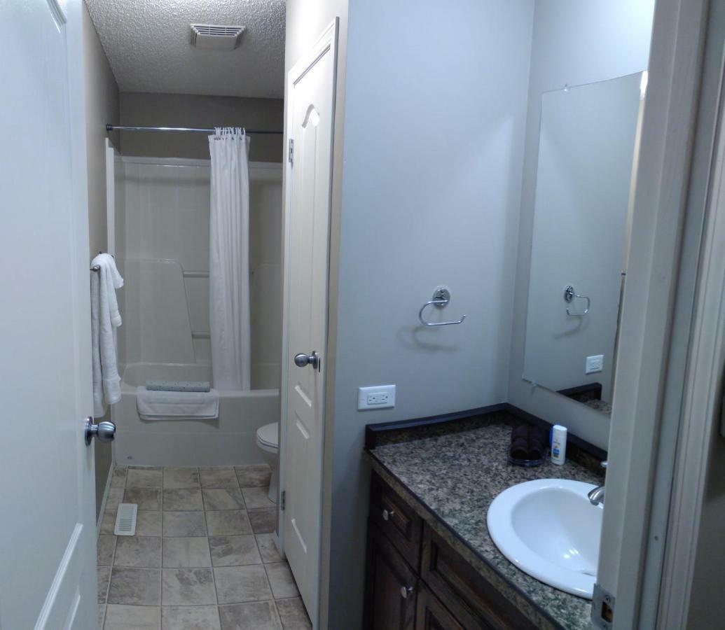 Campbell's Accommodations Gull Lake Esterno foto